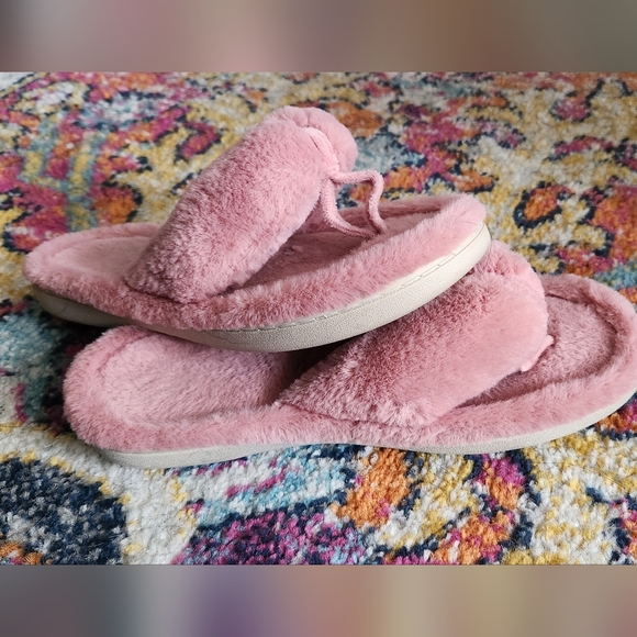 Slippers - Picture 2 of 4